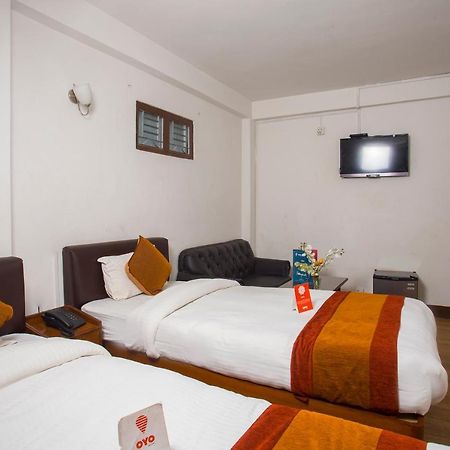 Oyo 104 Hotel Baltic Inn カトマンズ エクステリア 写真