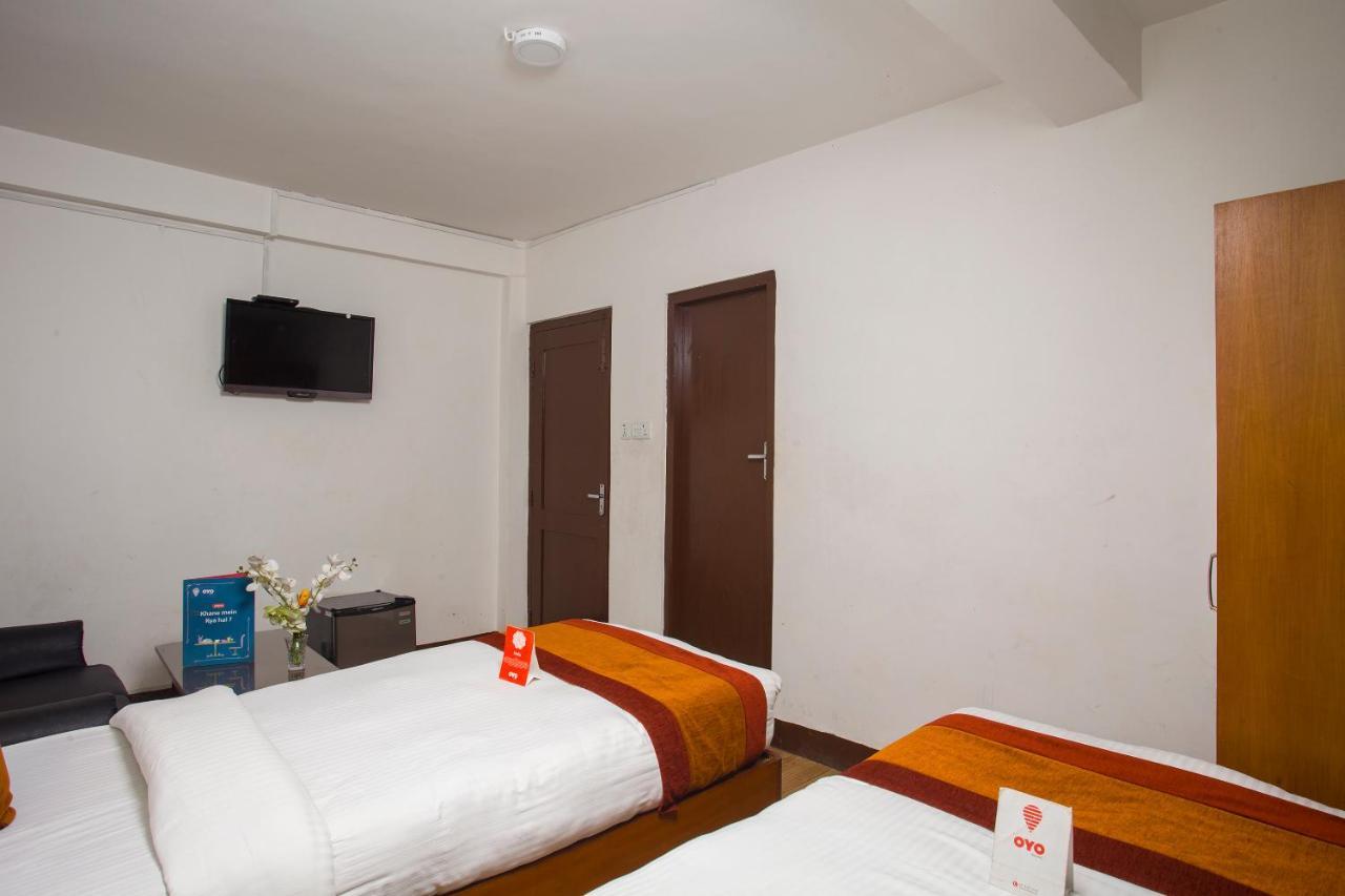 Oyo 104 Hotel Baltic Inn カトマンズ エクステリア 写真