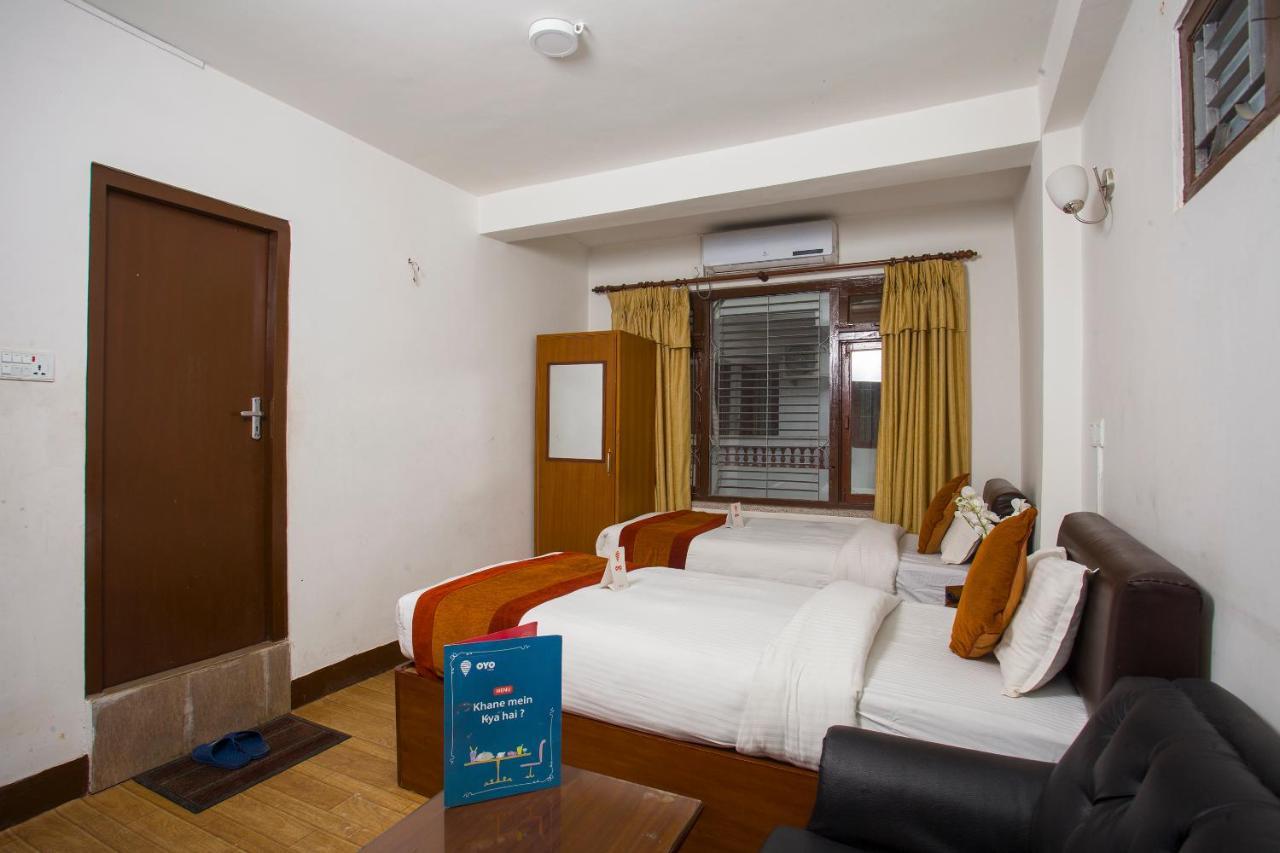 Oyo 104 Hotel Baltic Inn カトマンズ エクステリア 写真
