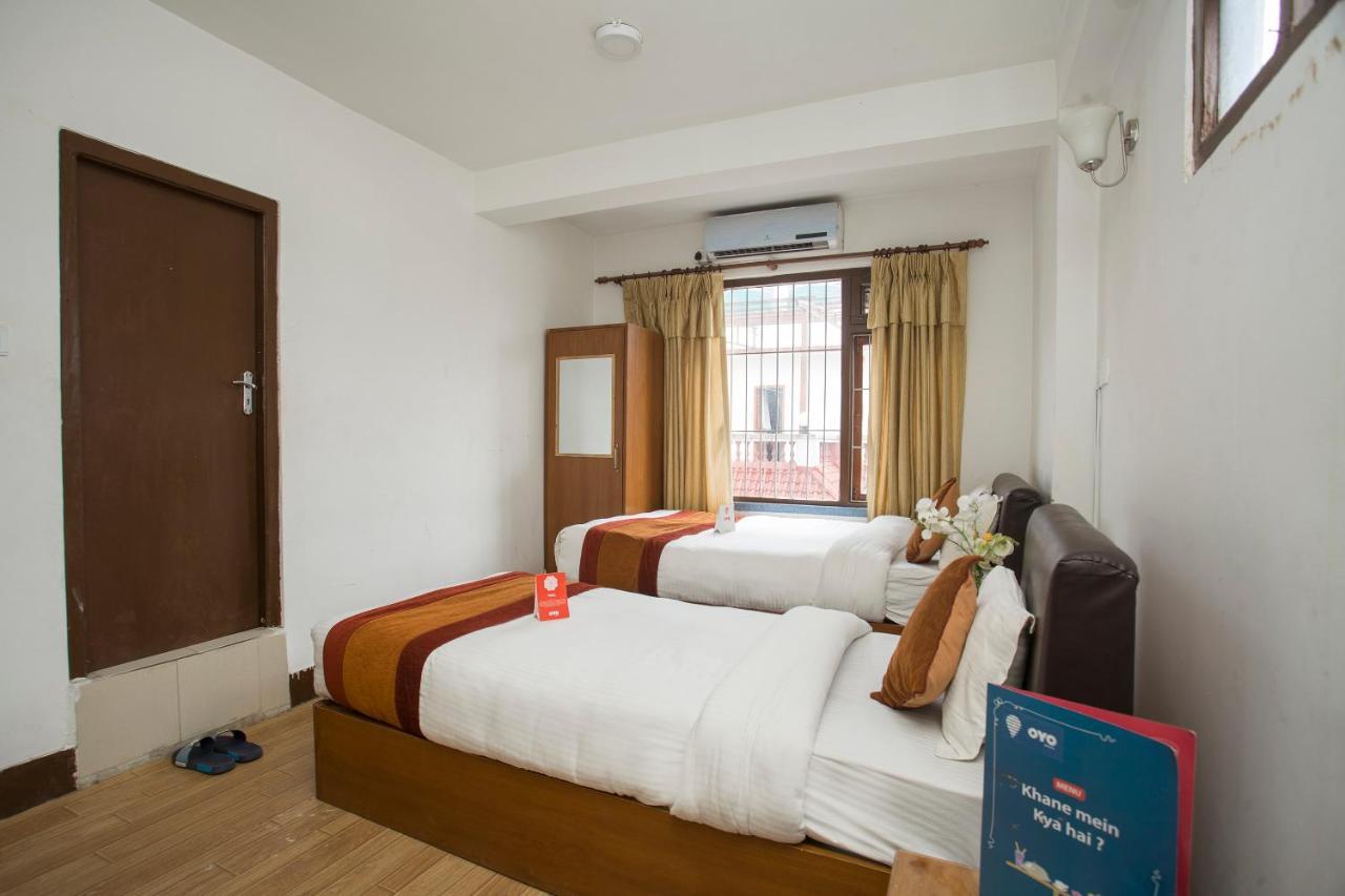 Oyo 104 Hotel Baltic Inn カトマンズ エクステリア 写真