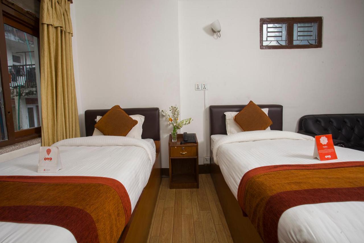Oyo 104 Hotel Baltic Inn カトマンズ エクステリア 写真